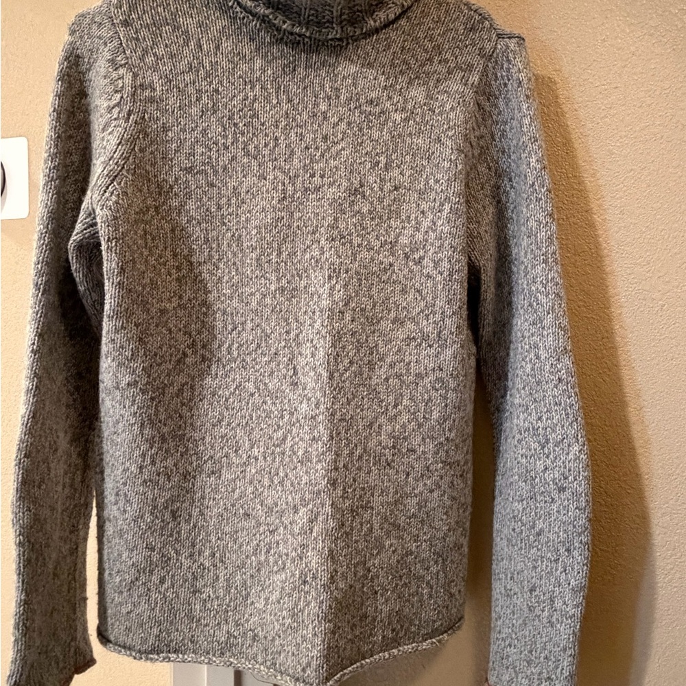 GAP Heather Gray Turtleneck Sweater